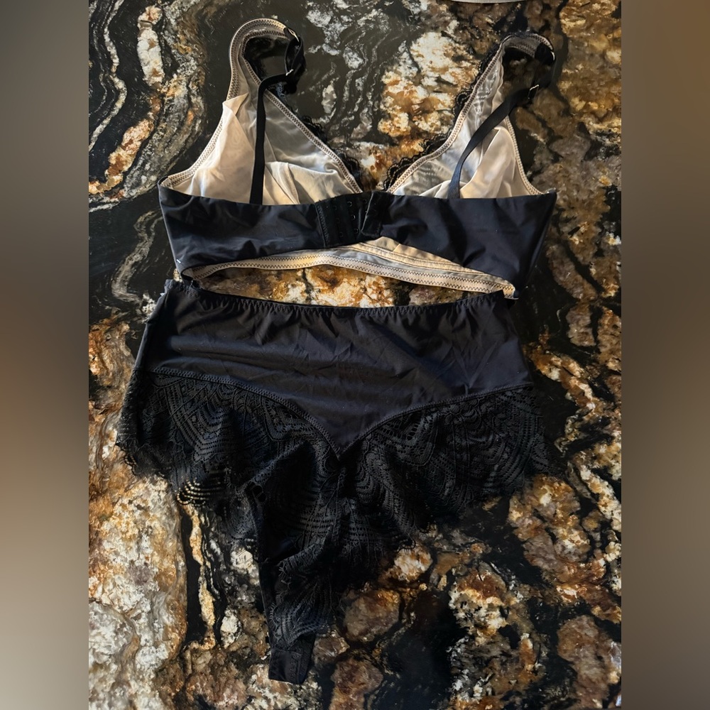 Black Lace-Trim Bralette and High-Waist Brief Set
shapellx MEDIUM NWT, - Picture 2 of 2